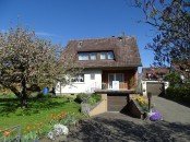 Hauptbild Sonniges Einfamilienhaus auf großem Grundstück in Tuningen - sofort frei!
